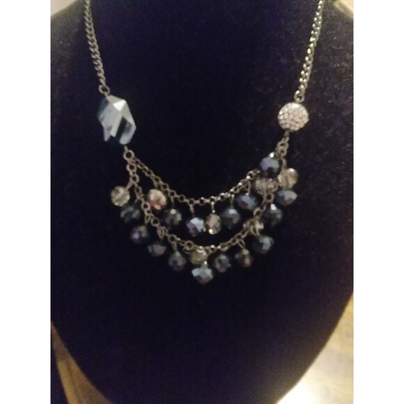 Simply Vera Wang Necklace Smokey Blue Crystal 18 Inch Faceted Tier - Picture 4 of 4